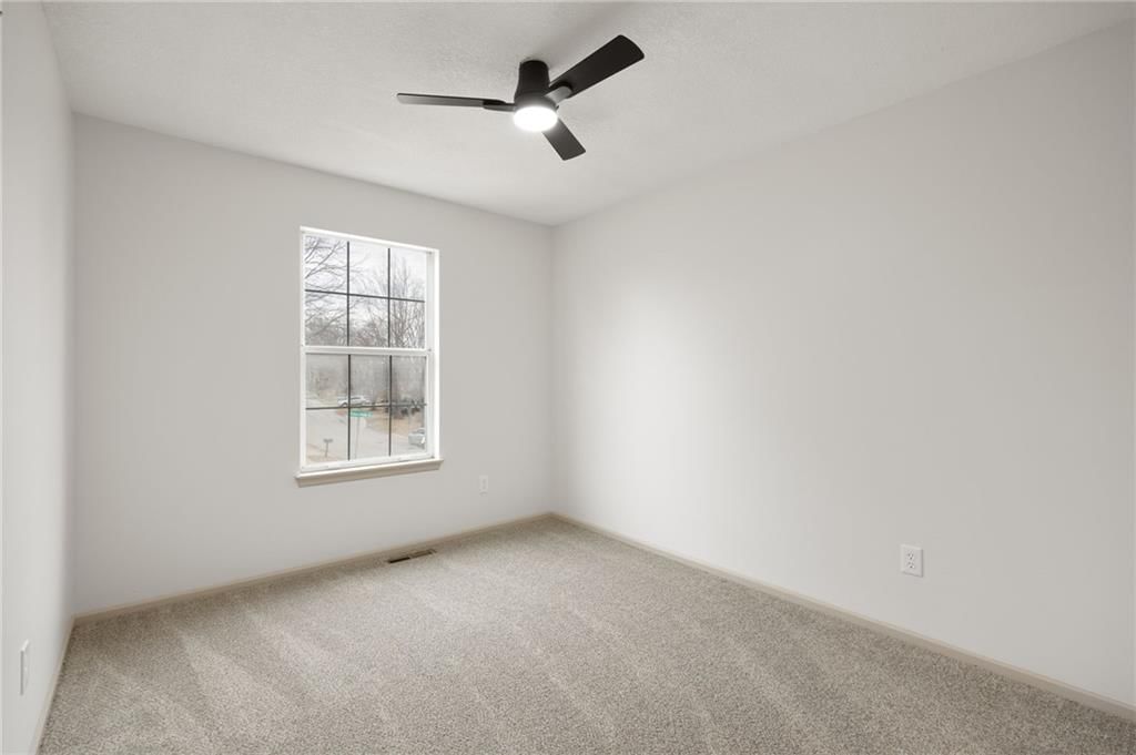 3700 NW Hidden Pointe Drive — photo 24