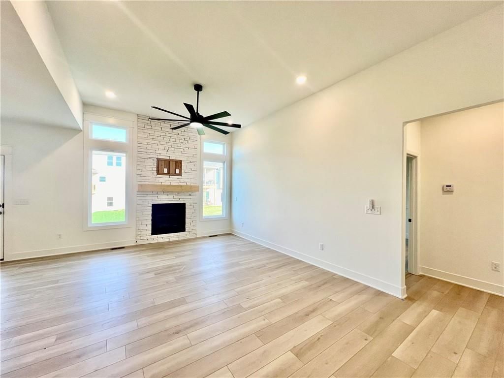 2185 Heritage Court — photo 3