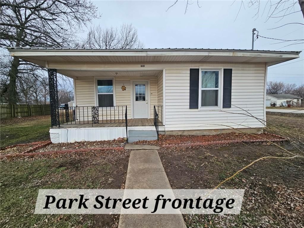 601 S Park Street, Girard, KS