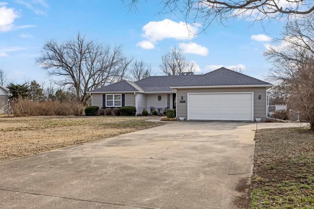 1354 Marblecrest Drive — photo 2