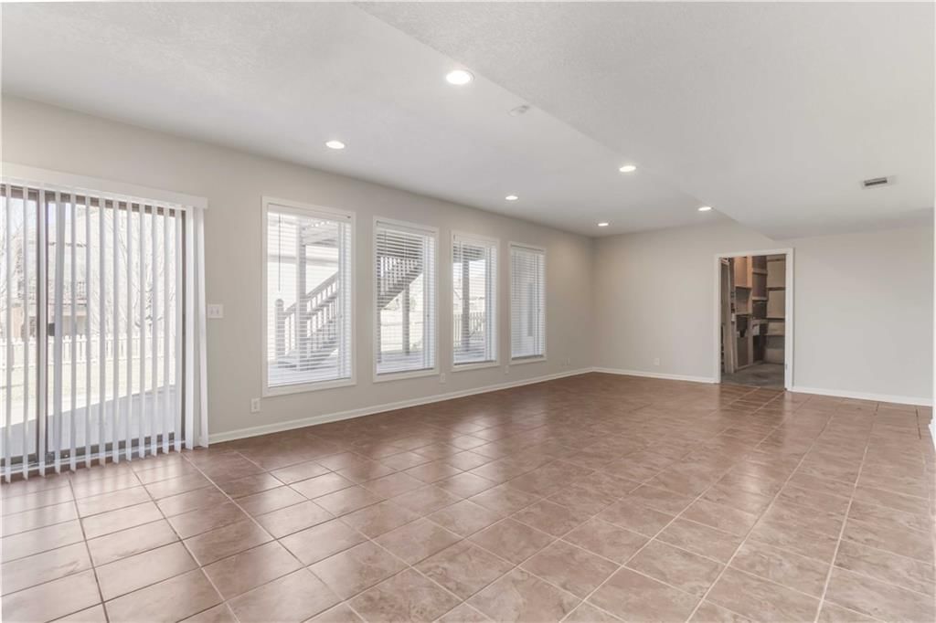9230 N Kentucky Street — photo 26