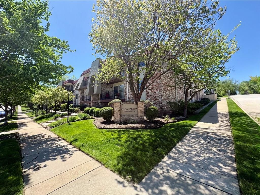 5004 Baltimore Street, Kansas City, MO