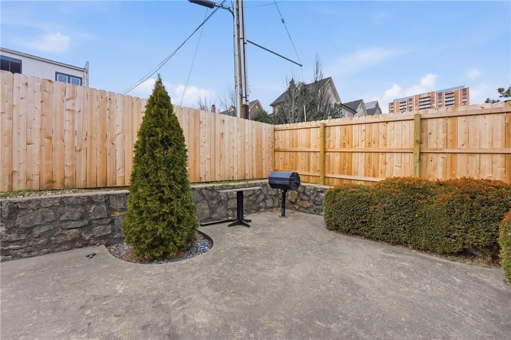 5004 Baltimore Street — photo 27