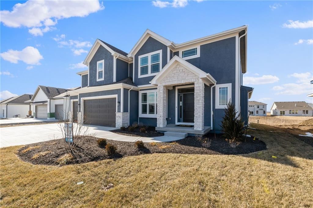 17237 W 164th Terrace, Olathe, KS