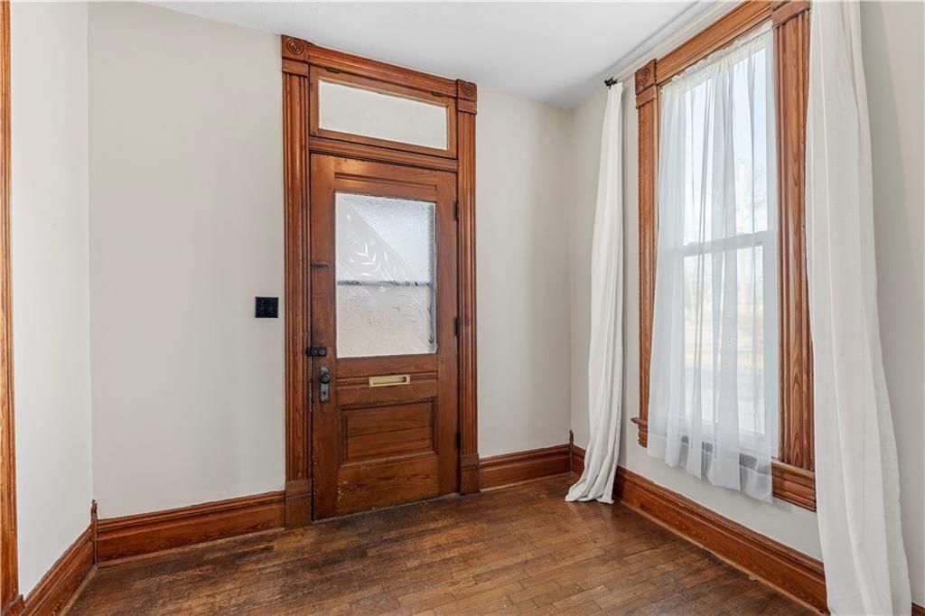 221 W Allison Street — photo 7