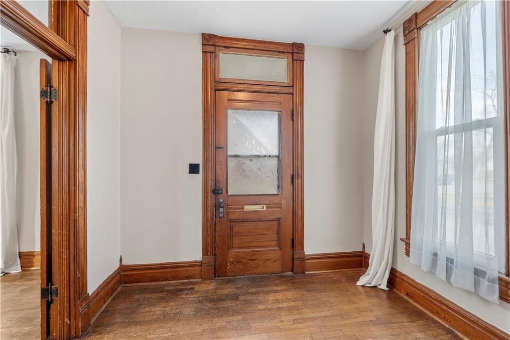 221 W Allison Street — photo 8