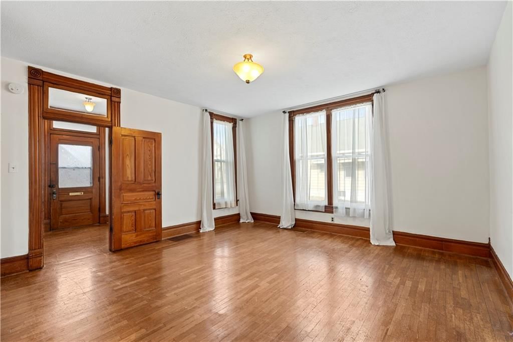 221 W Allison Street — photo 11