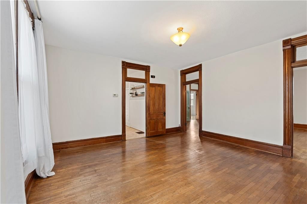 221 W Allison Street — photo 13
