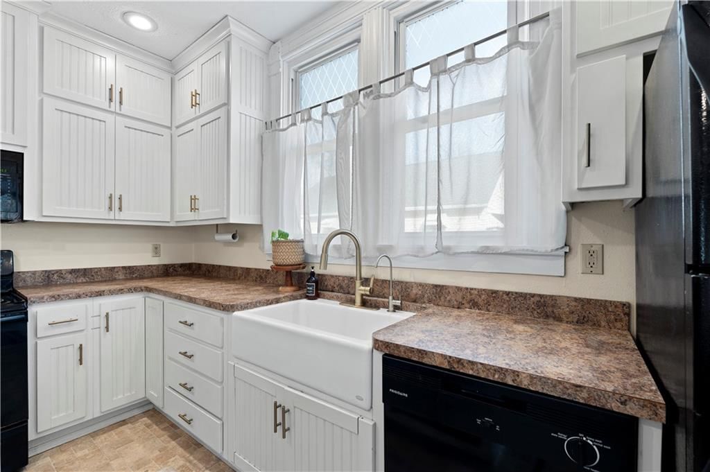 221 W Allison Street — photo 16