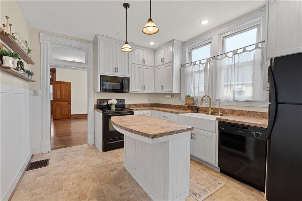221 W Allison Street — photo 19