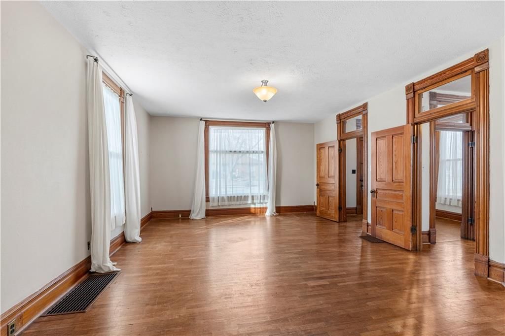 221 W Allison Street — photo 21