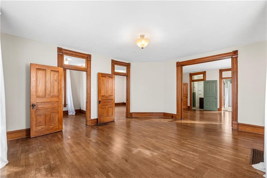 221 W Allison Street — photo 22