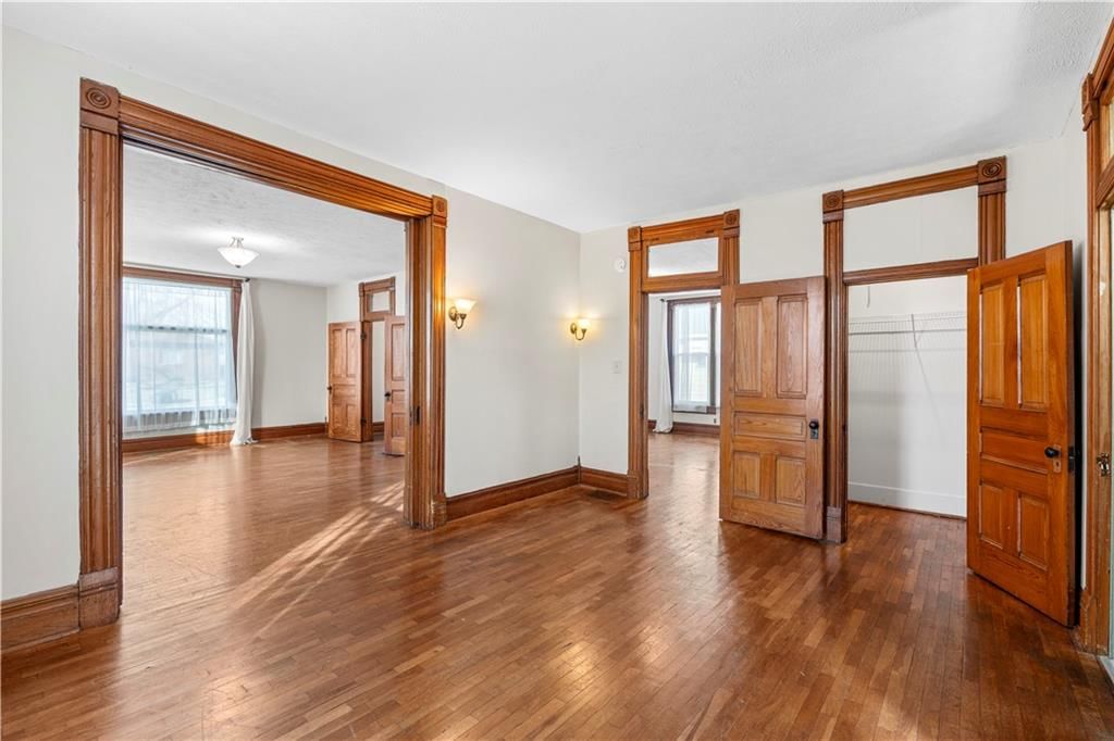 221 W Allison Street — photo 31