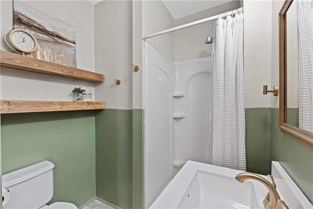 221 W Allison Street — photo 38