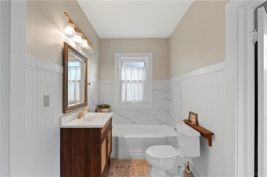 221 W Allison Street — photo 43