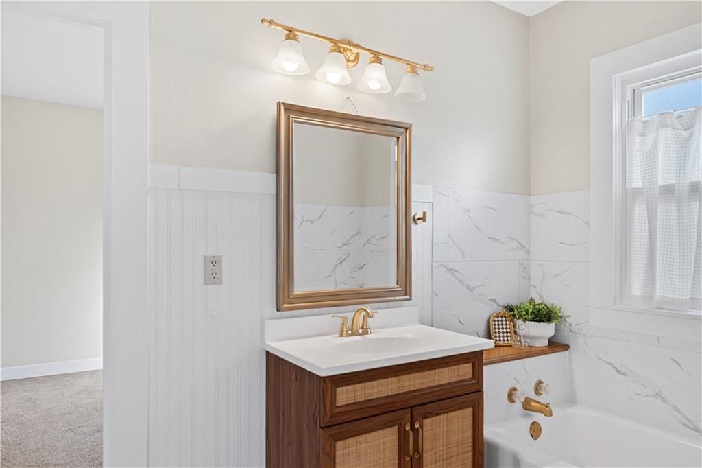 221 W Allison Street — photo 44