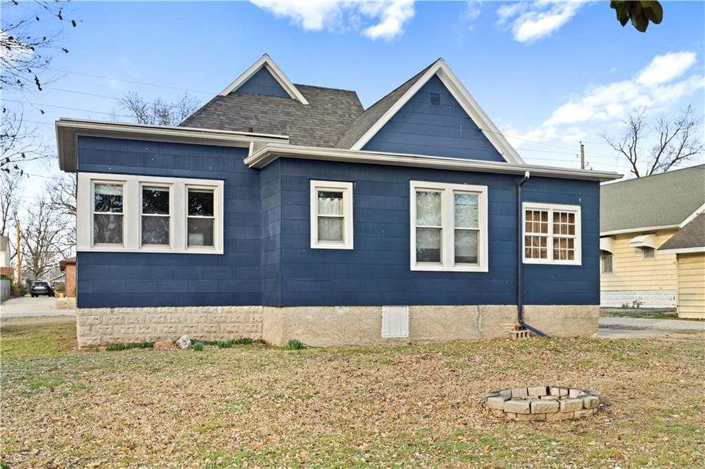 221 W Allison Street — photo 52