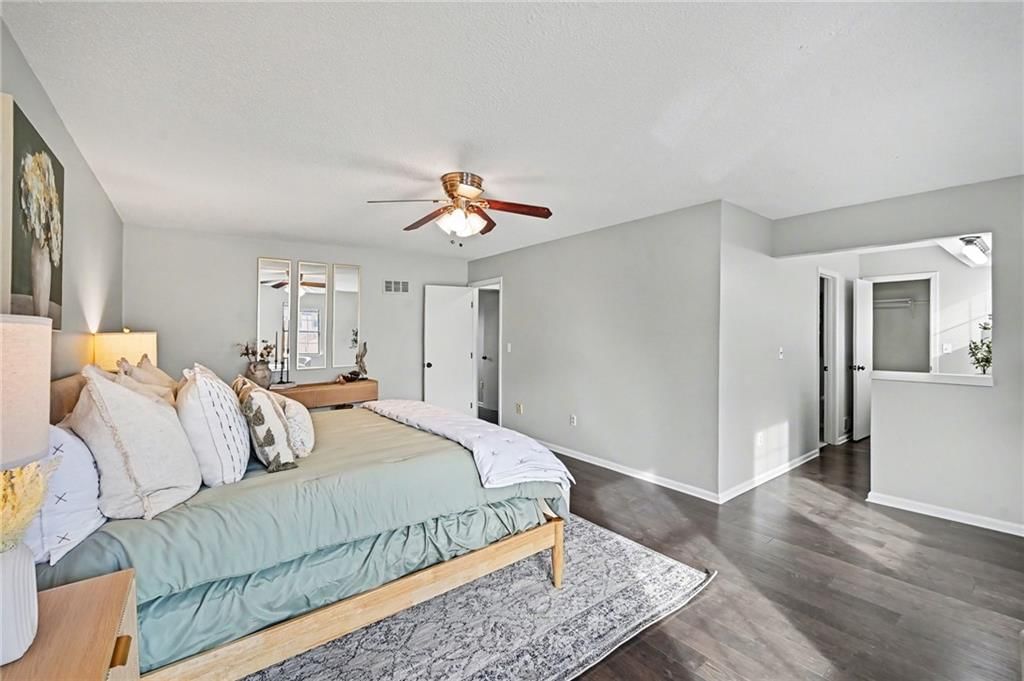 9008 W 77th Street — photo 15