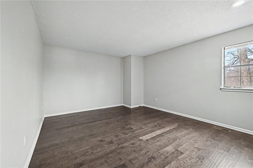 9008 W 77th Street — photo 20