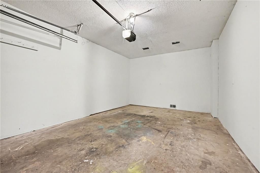 9008 W 77th Street — photo 27