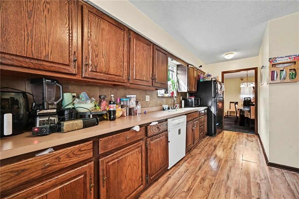 9008 W 77th Street — photo 34