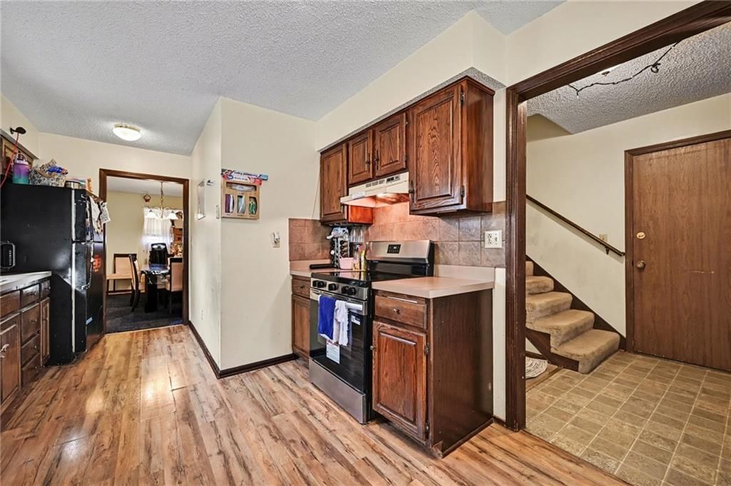 9008 W 77th Street — photo 35