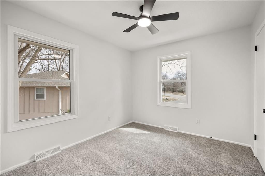 303 SW 25th Street — photo 7