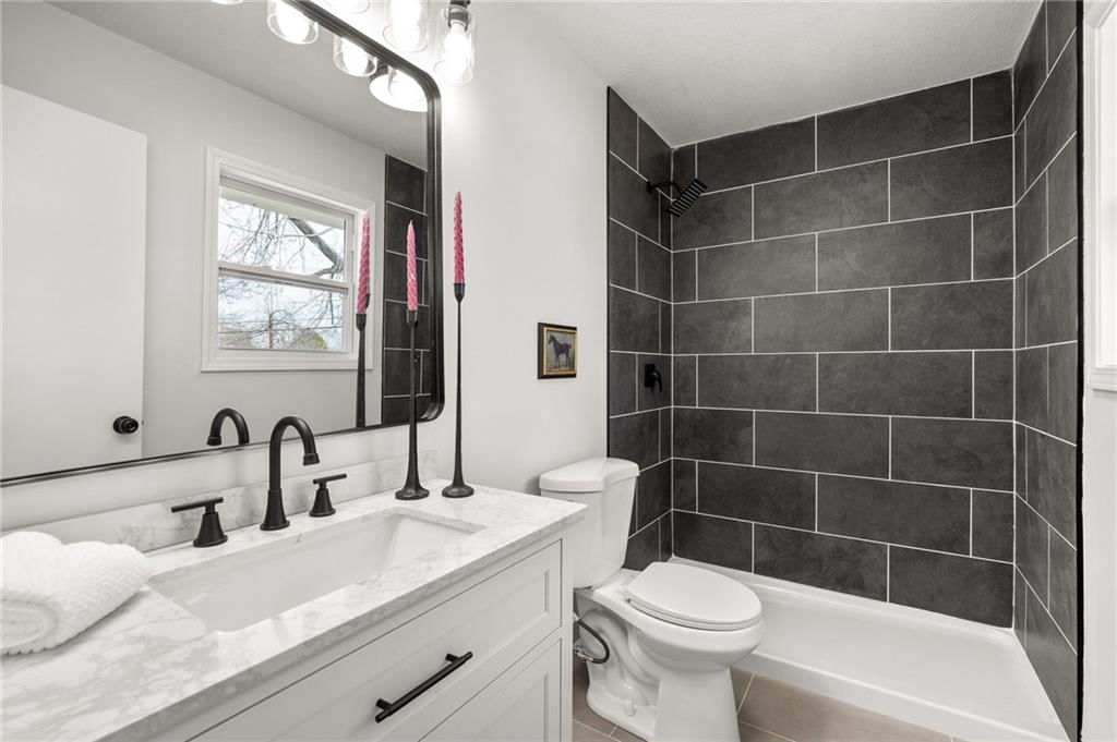 303 SW 25th Street — photo 34
