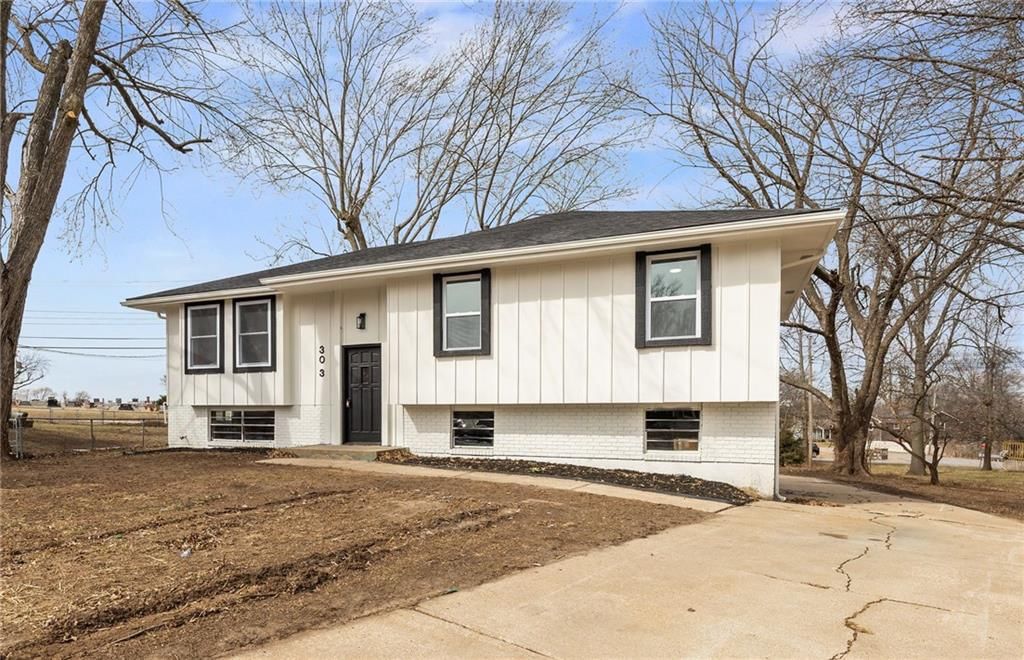 303 SW 25th Street — photo 37