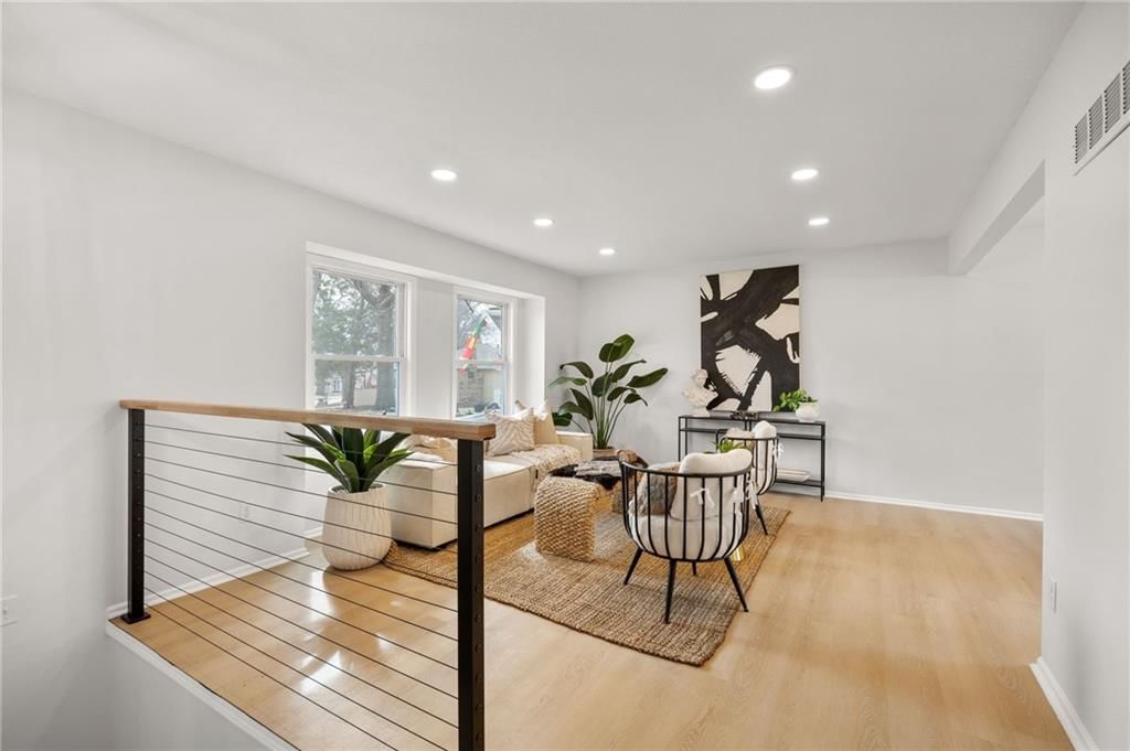 303 SW 25th Street — photo 39