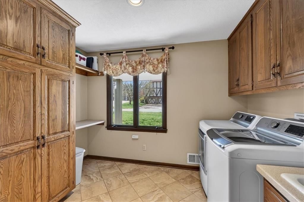 210 Cypress Street — photo 13