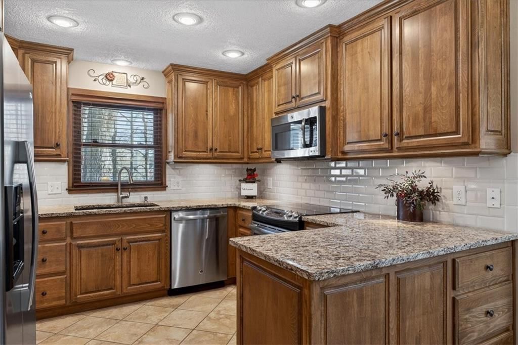 210 Cypress Street — photo 18