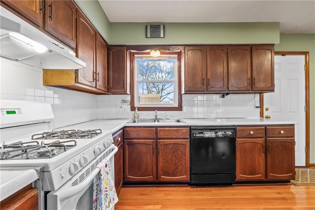 5725 Hunter Street — photo 13