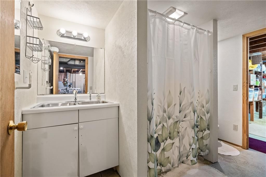 5725 Hunter Street — photo 26