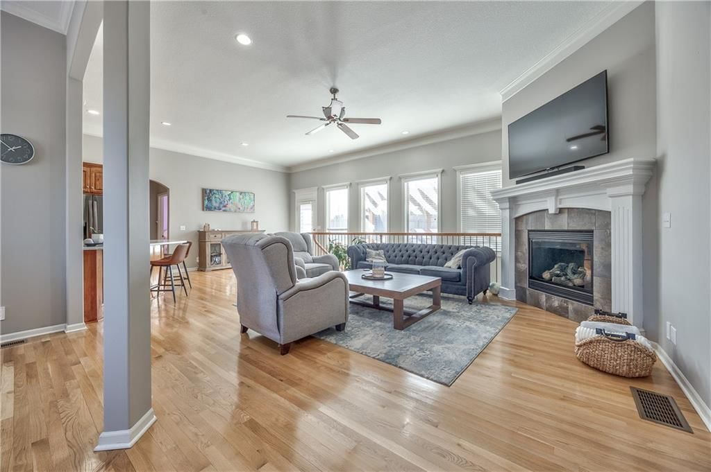 10219 Theden Circle — photo 3