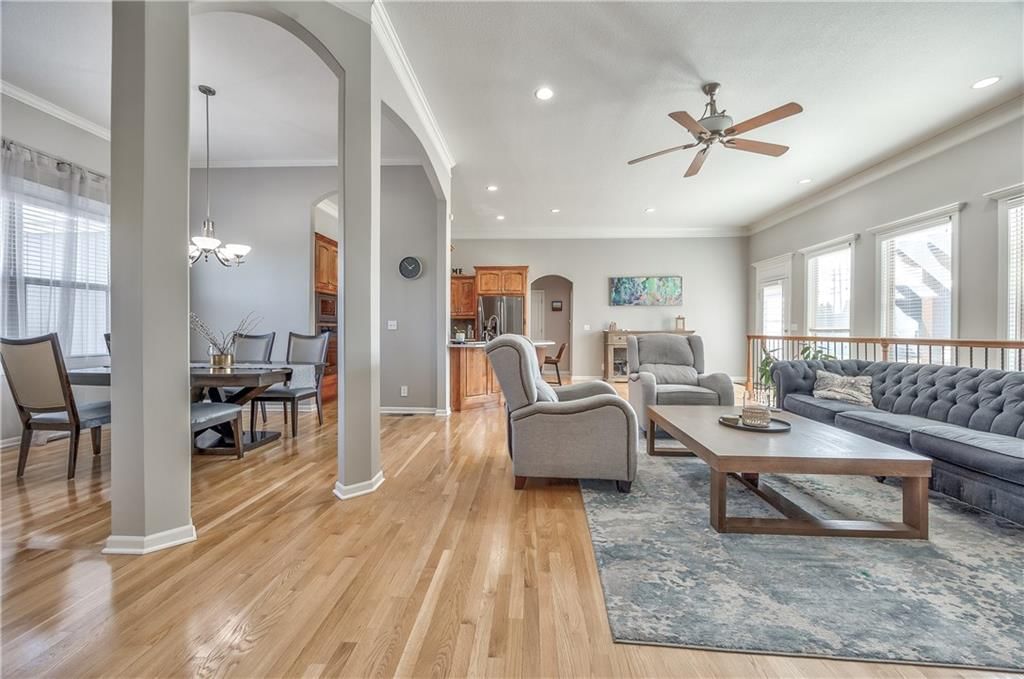 10219 Theden Circle — photo 4