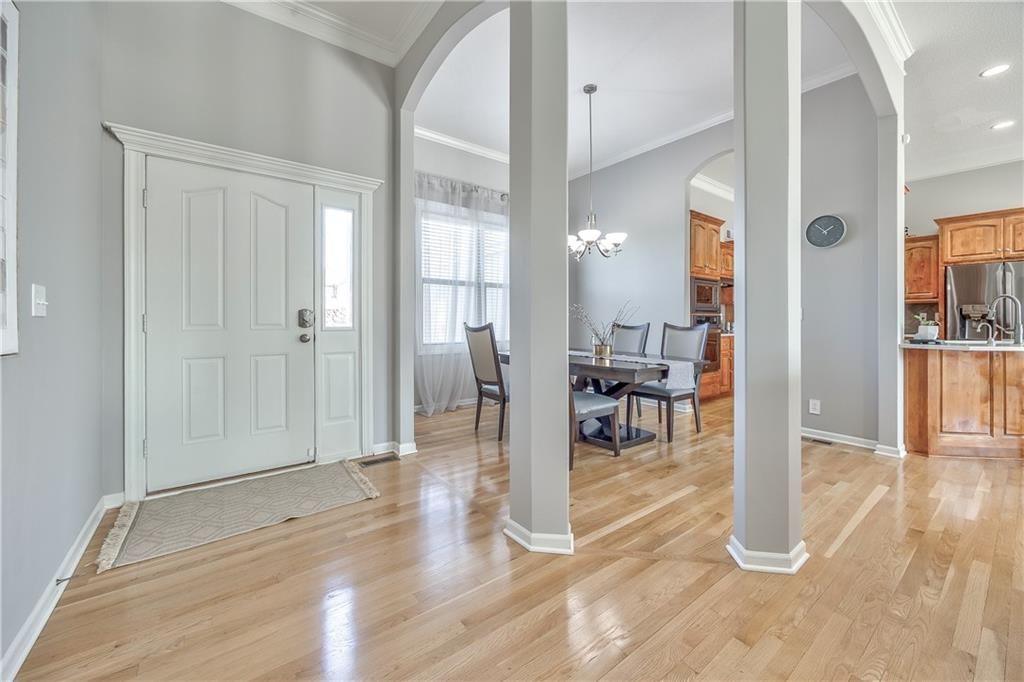 10219 Theden Circle — photo 5