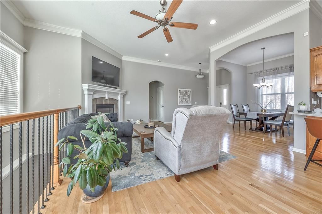 10219 Theden Circle — photo 7