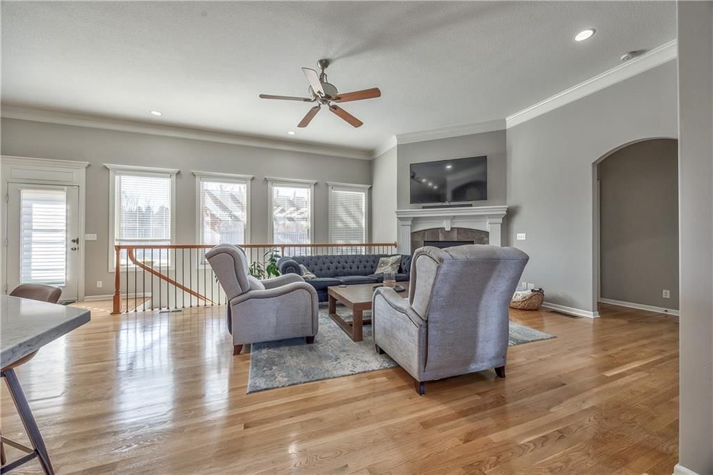 10219 Theden Circle — photo 12