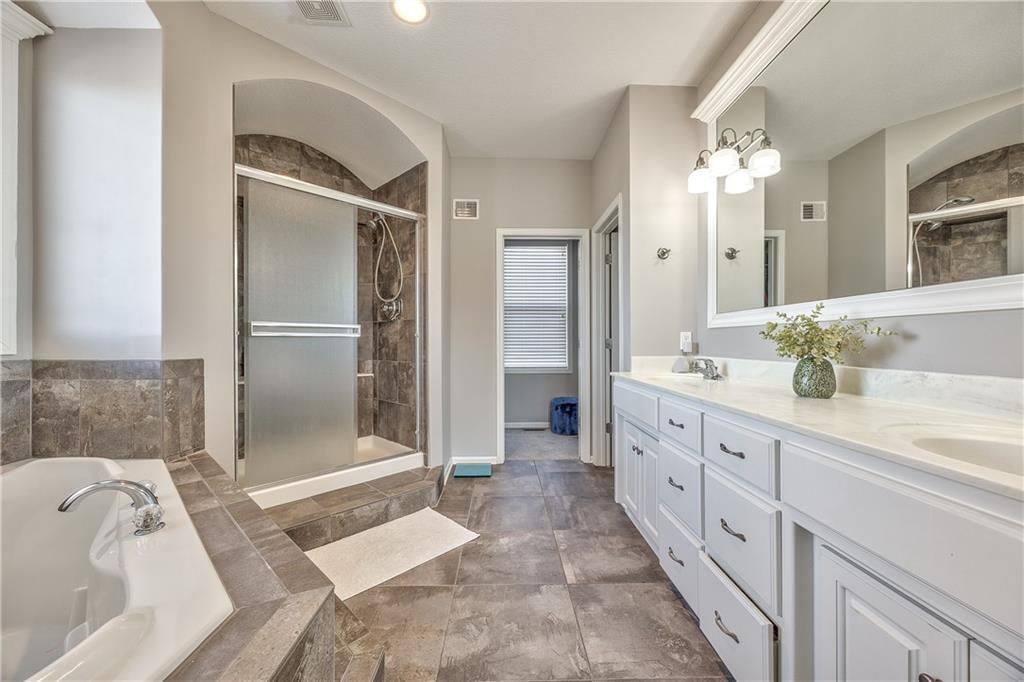 10219 Theden Circle — photo 14