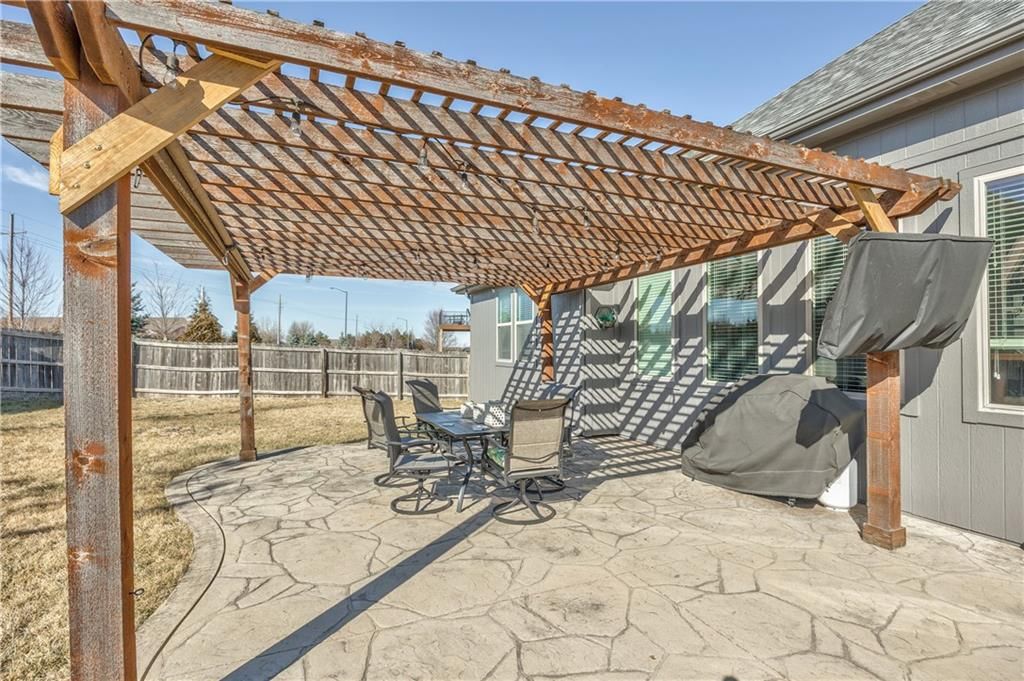 10219 Theden Circle — photo 26