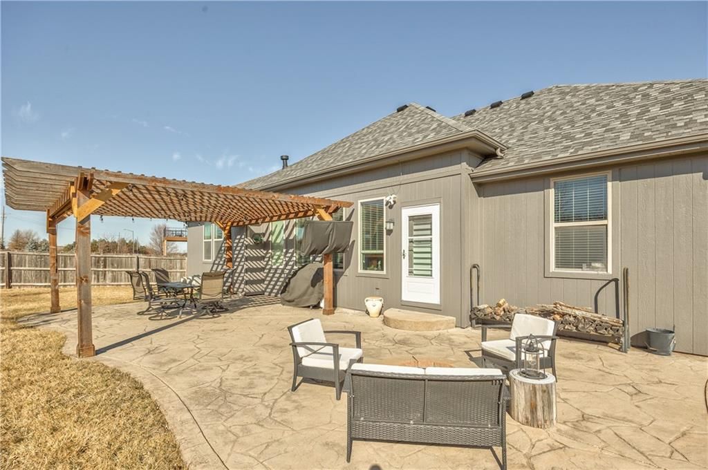 10219 Theden Circle — photo 29