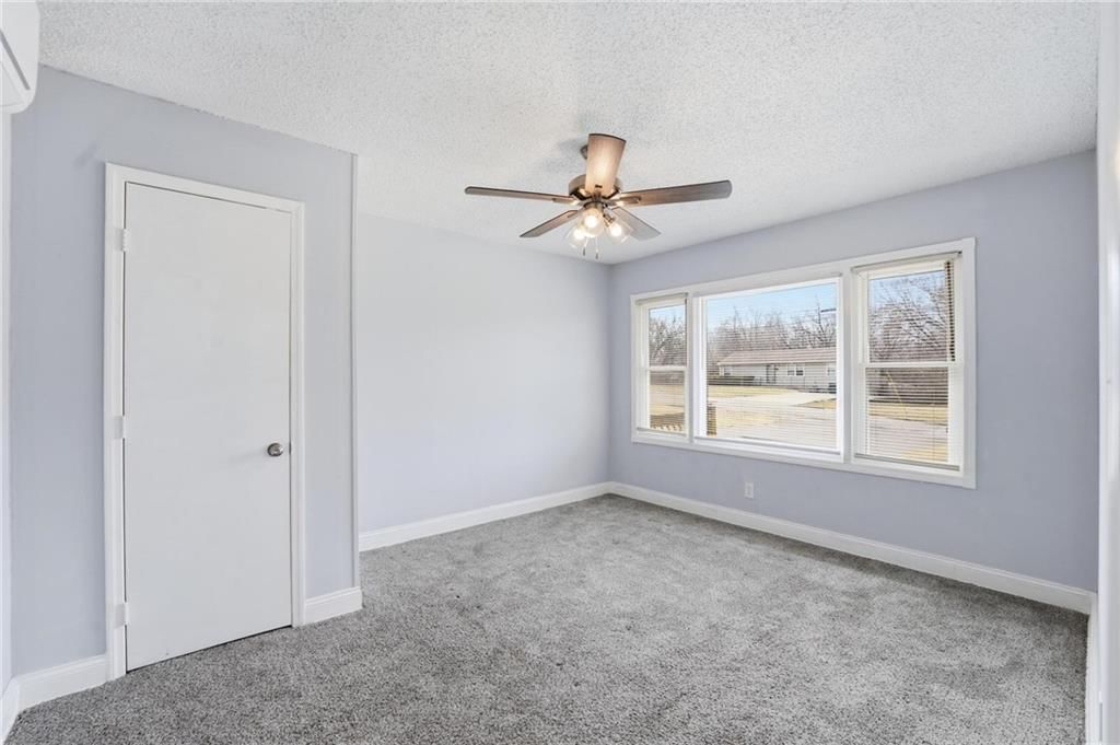 5631 Cambridge Avenue — photo 18