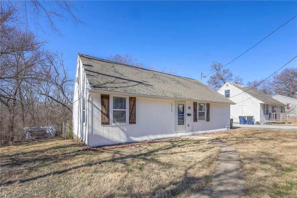 8446 Oak Street — photo 1