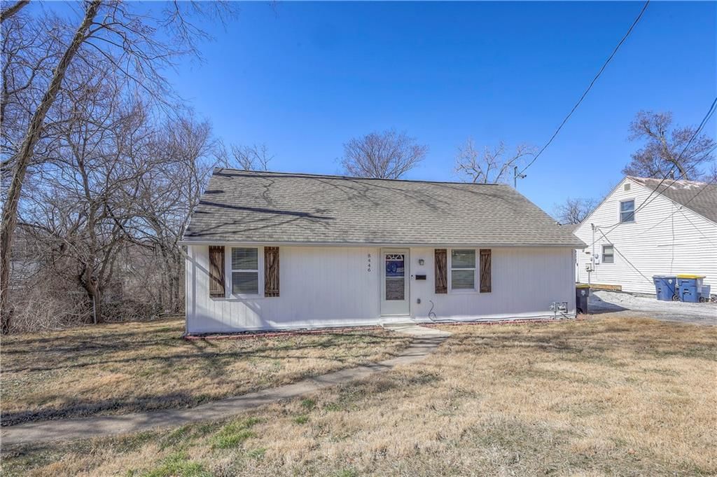 8446 Oak Street — photo 2