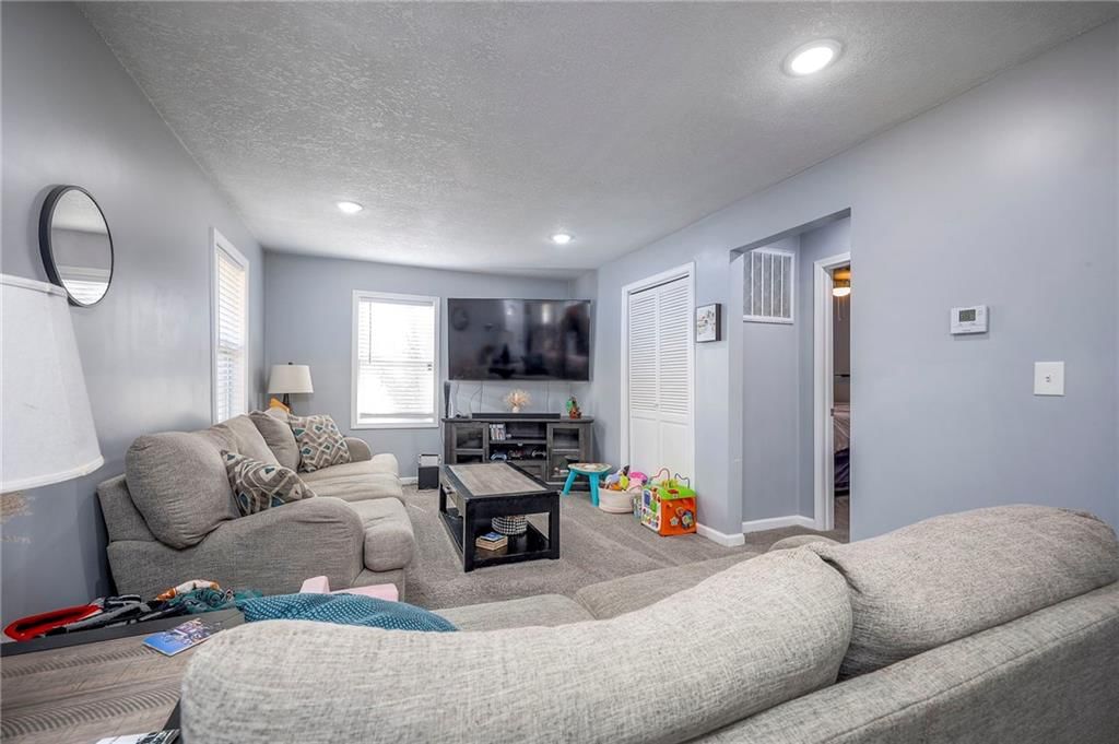 8446 Oak Street — photo 7