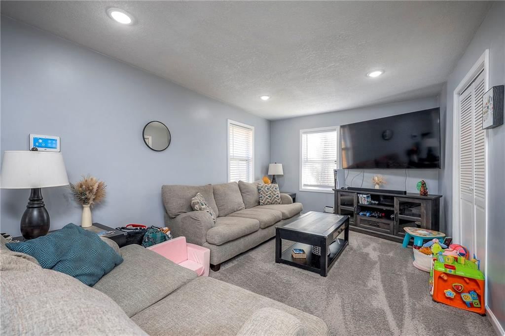 8446 Oak Street — photo 11