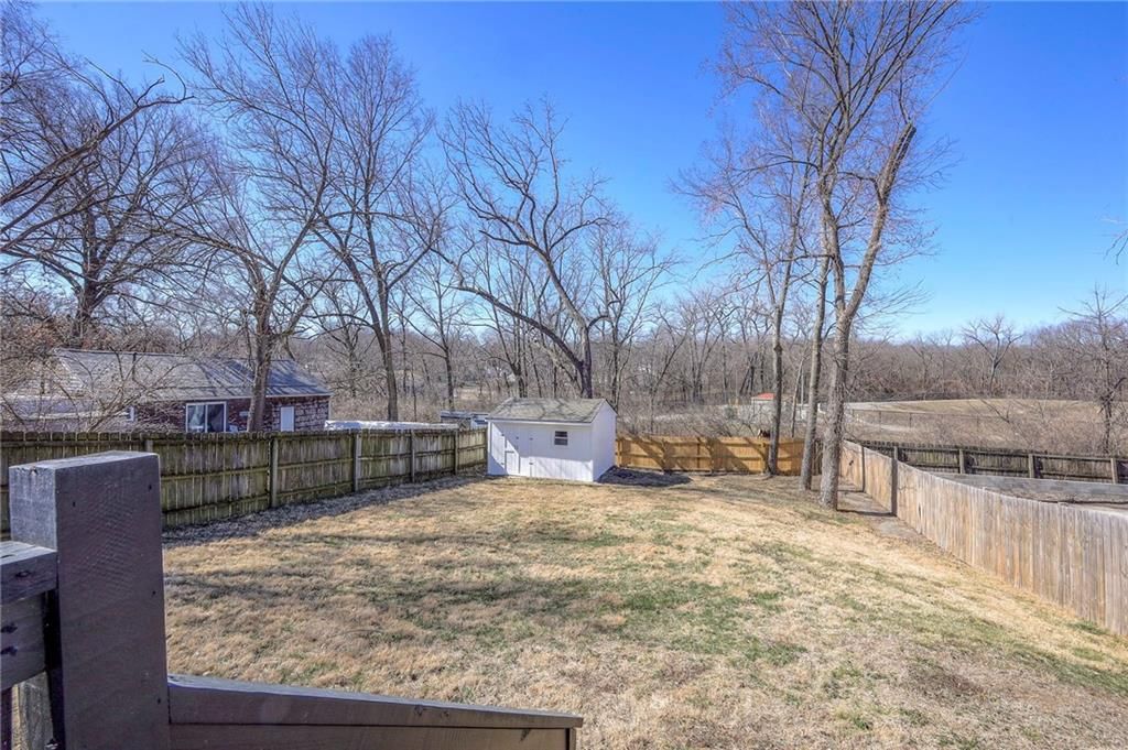 8446 Oak Street — photo 17