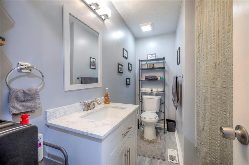 8446 Oak Street — photo 28