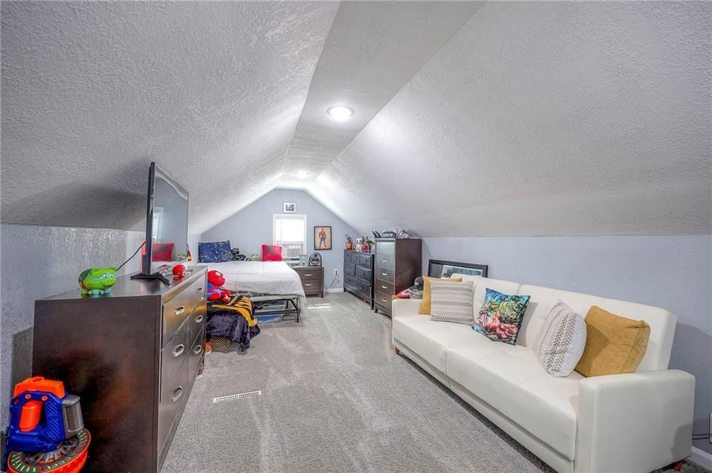 8446 Oak Street — photo 29